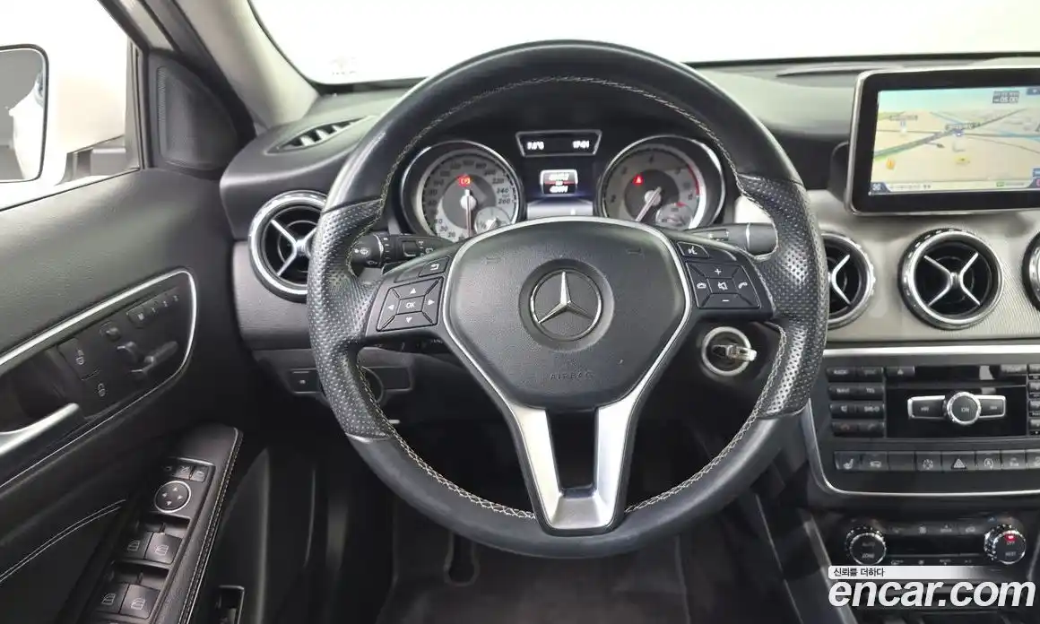 Mercedes-Benz GLA-Class 2015 2.1 Автомат в Москве № 427390, фото 13