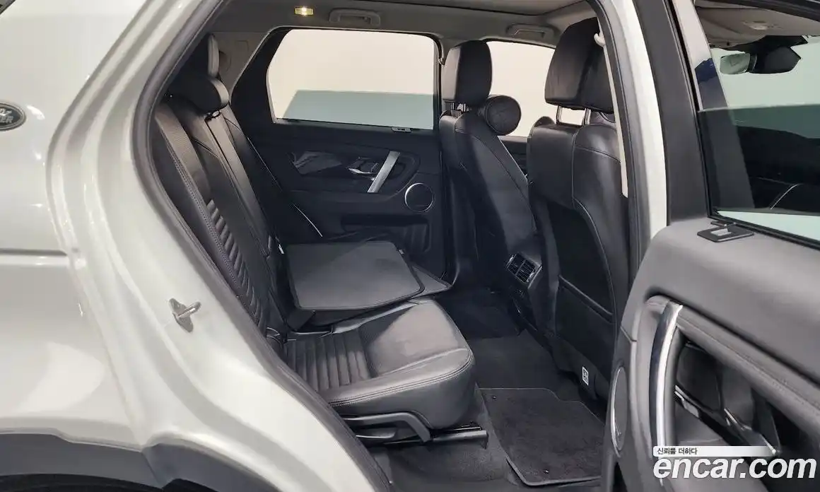 Land Rover Discovery Sport 2023 2.0 Автомат в Москве № 431268, фото 12