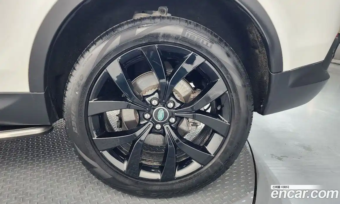 Land Rover Discovery Sport 2023 2.0 Автомат в Москве № 431268, фото 5