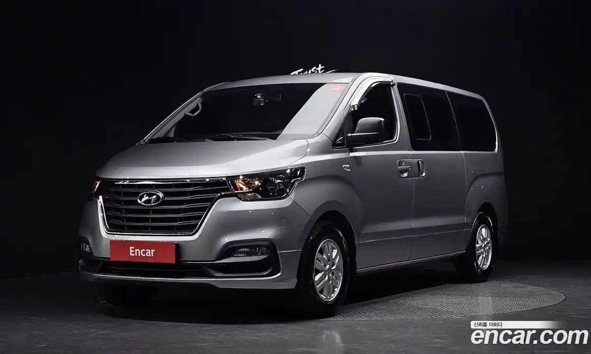 Hyundai Starex 2019 2.5 Автомат в Москве № 43632, фото 13