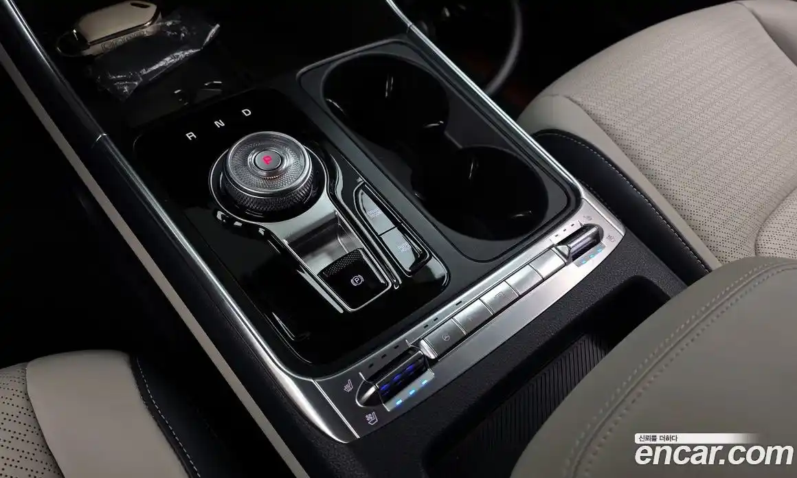 Kia Canival 2025 1.6 Автомат в Москве № 451778, фото 9