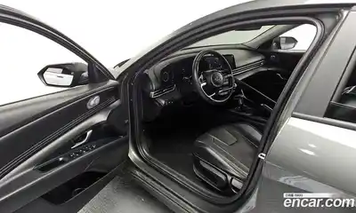 Hyundai Avante 2023 1.6 Автомат в Москве № 46293, миниатюра 4