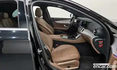 Mercedes-Benz E-Class 2021 2.0 Автомат в Москве № 466584, миниатюра 11