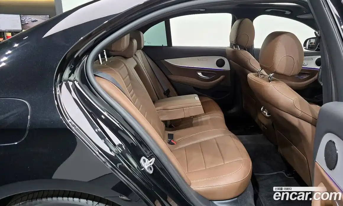 Mercedes-Benz E-Class 2021 2.0 Автомат в Москве № 466584, фото 12