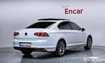 Volkswagen Passat 2022 2.0 Автомат в Москве № 472144, миниатюра 2