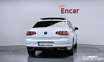Volkswagen Passat 2022 2.0 Автомат в Москве № 472144, миниатюра 4