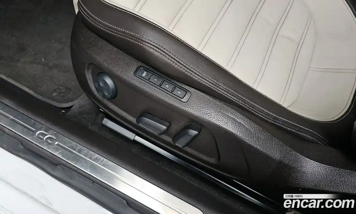 Volkswagen CC 2015 2.0 Автомат в Москве № 472338, фото 17