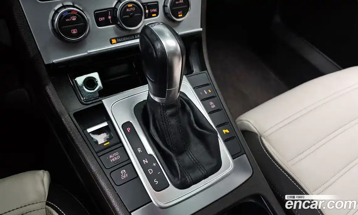 Volkswagen CC 2015 2.0 Автомат в Москве № 472338, фото 9