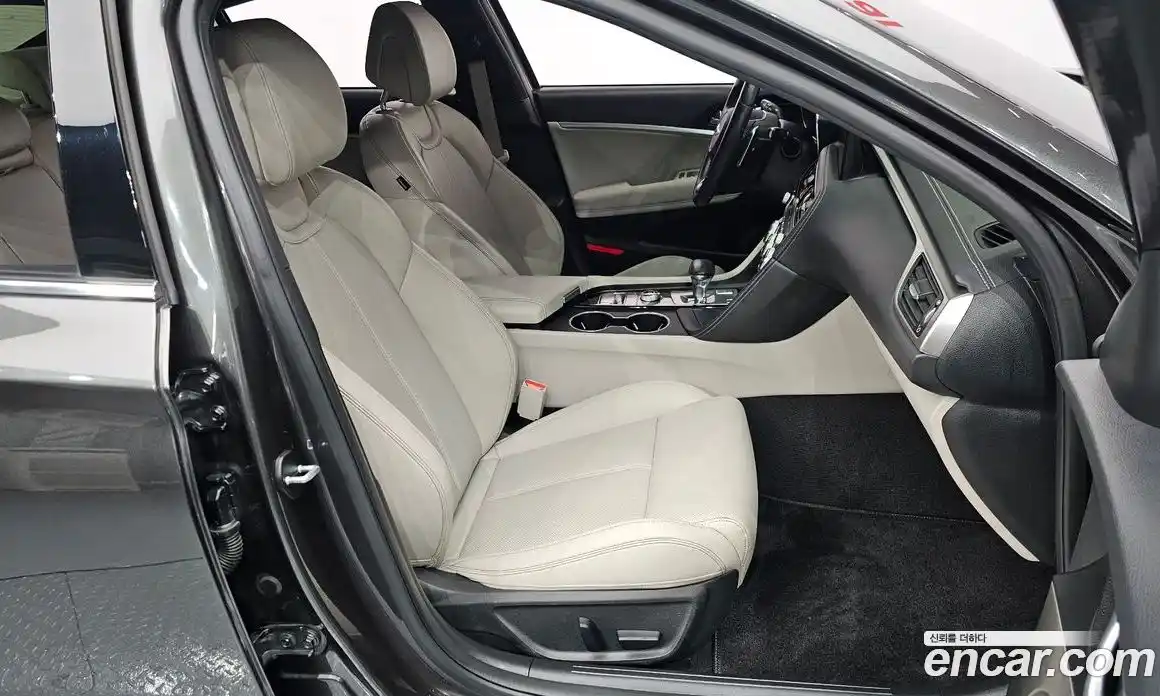 Genesis G70 2023 2.0 Автомат в Москве № 57040, фото 10