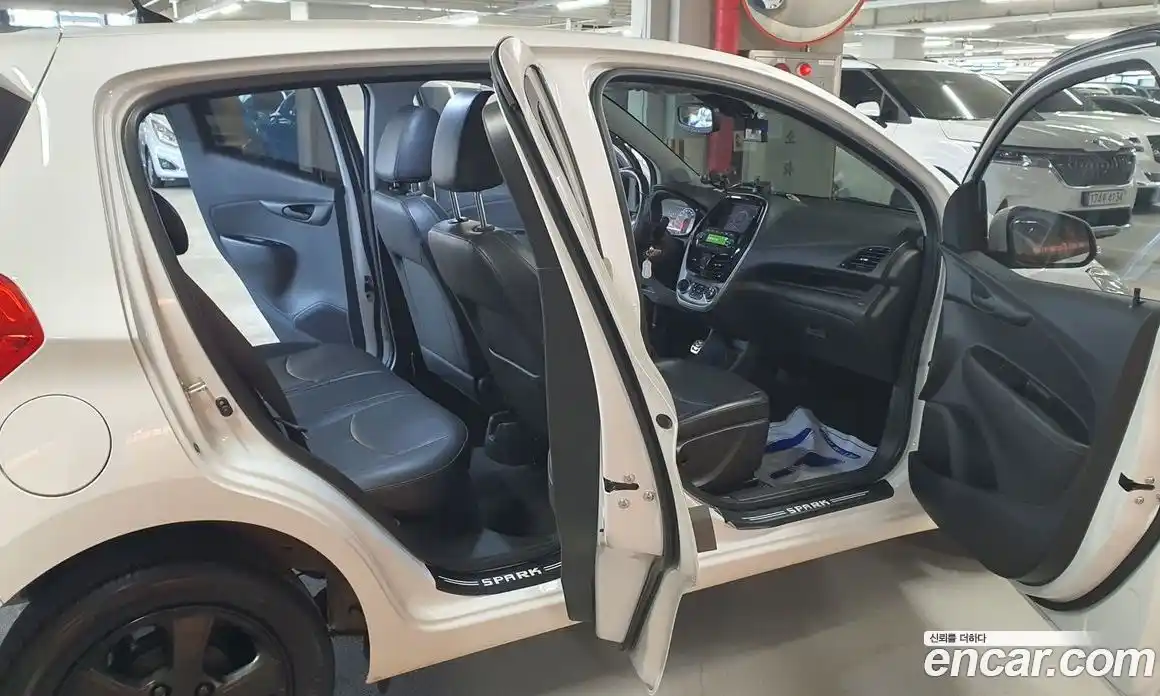 Chevrolet Spark 2016 1.0 Механическая в Москве № 103985, фото 20