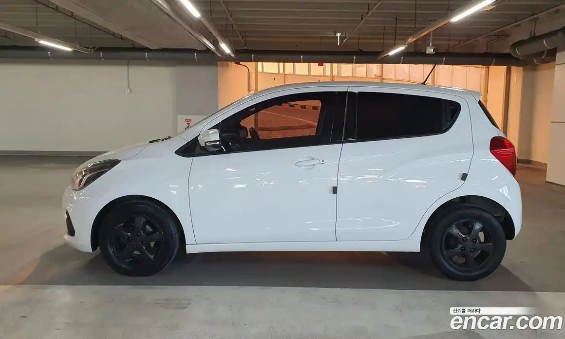 Chevrolet Spark 2016 1.0 Механическая в Москве № 103985, фото 3