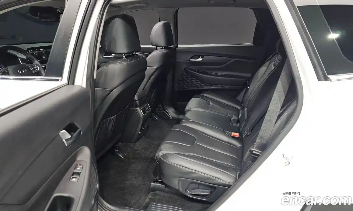 Hyundai Santa Fe 2023 1.6 Автомат в Москве № 109221, фото 16