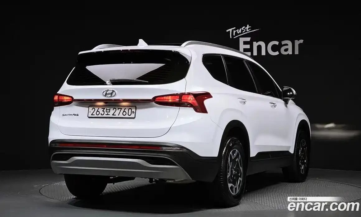 Hyundai Santa Fe 2023 1.6 Автомат в Москве № 109221, фото 2