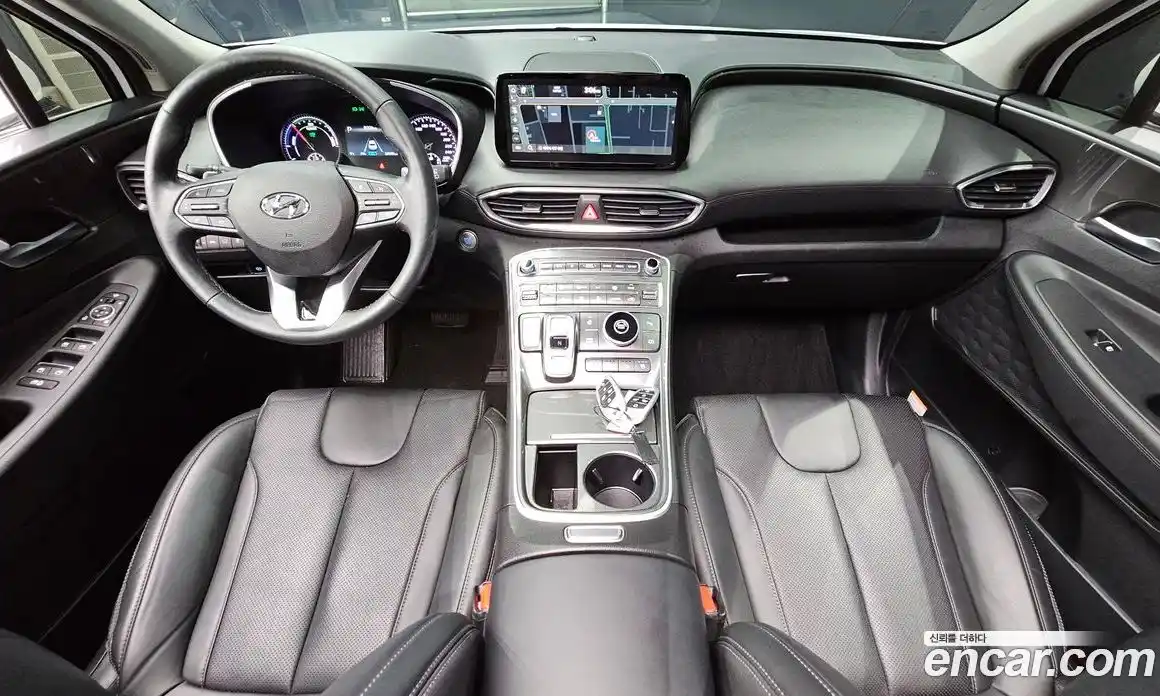 Hyundai Santa Fe 2023 1.6 Автомат в Москве № 109221, фото 7