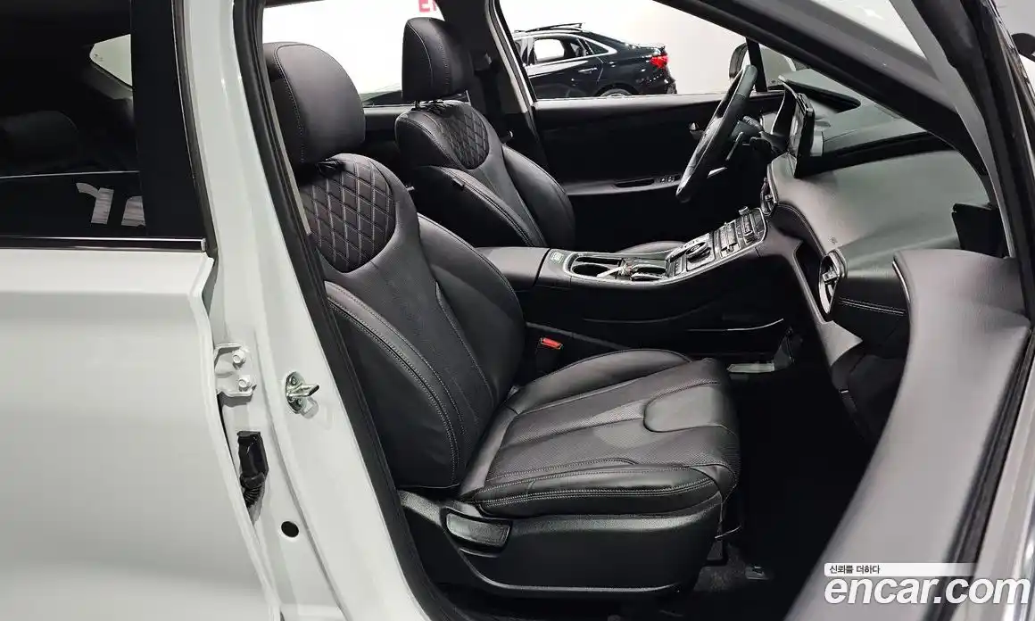 Hyundai Santa Fe 2023 1.6 Автомат в Москве № 109221, фото 10