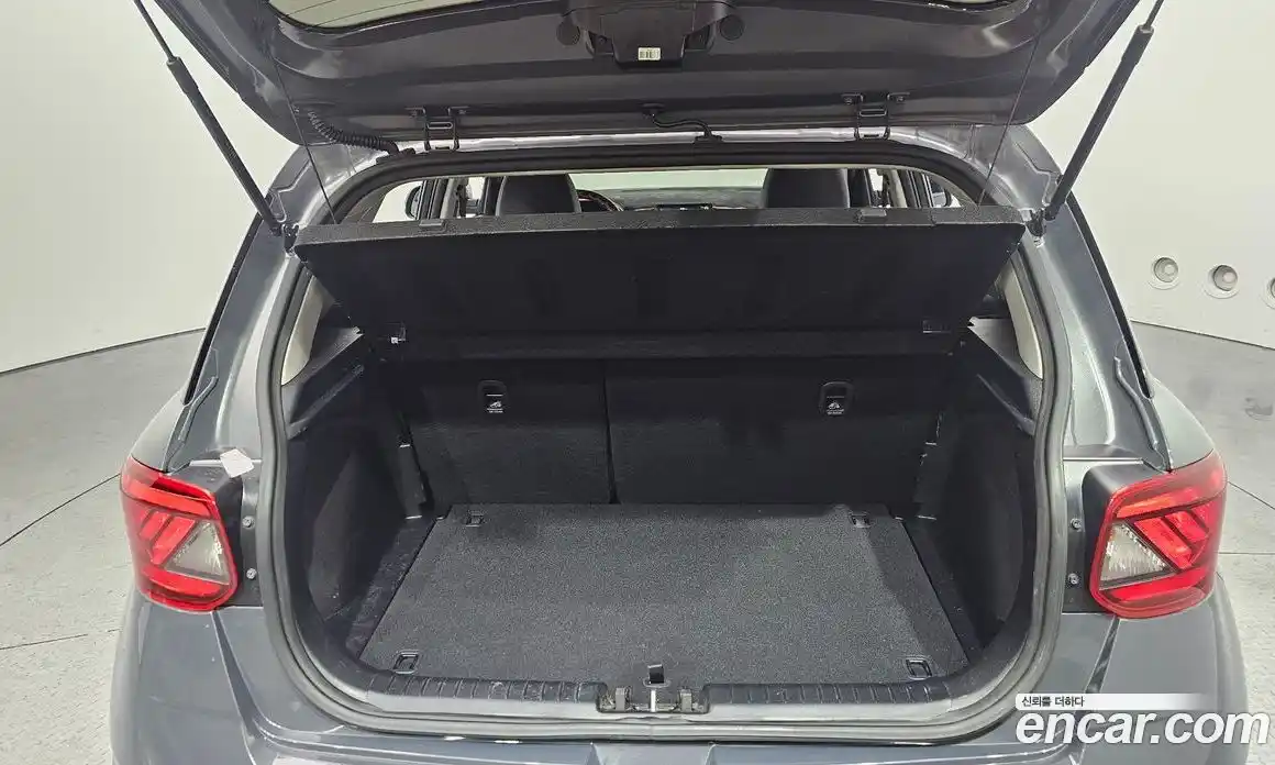 Hyundai Venue 2023 1.6 Автомат в Москве № 111014, фото 20