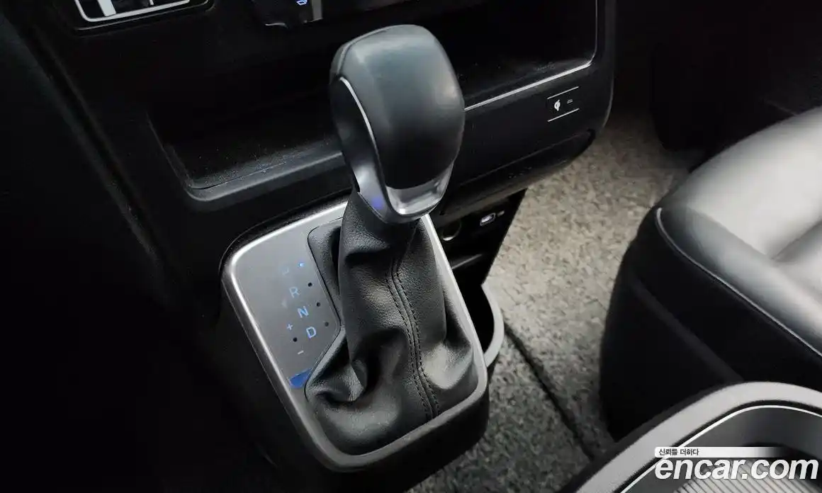 Hyundai Staria 2022 3.5 Автомат в Москве № 112289, фото 9