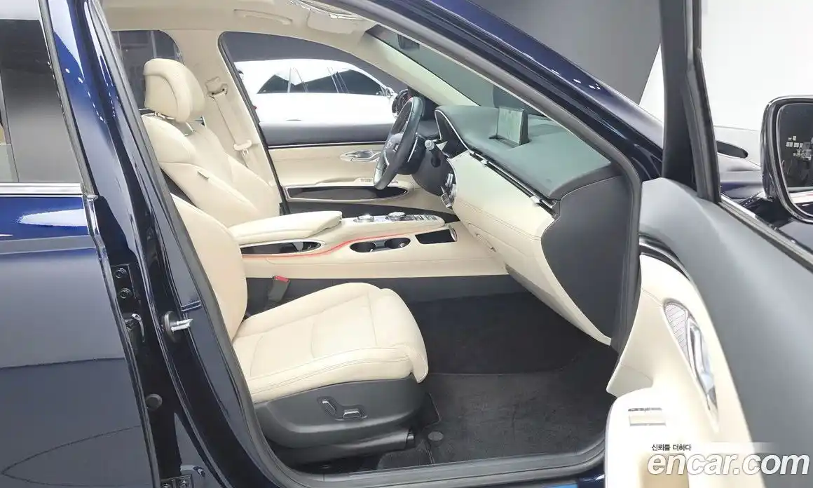 Genesis GV70 2023 2.5 Автомат в Москве № 117008, фото 14