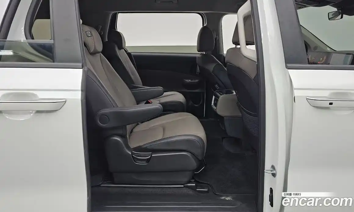 Kia Canival 2024 2.2 Автомат в Москве № 12091, фото 5