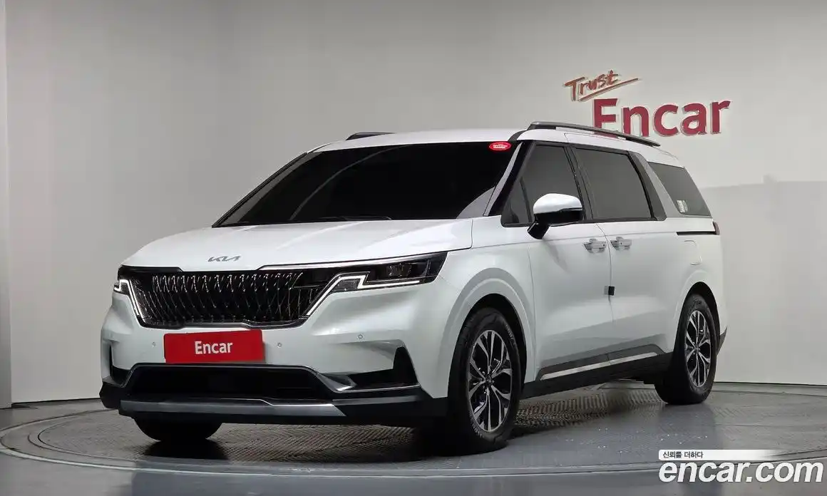 Kia Canival 2023 3.5 Автомат в Москве № 121221, фото 7