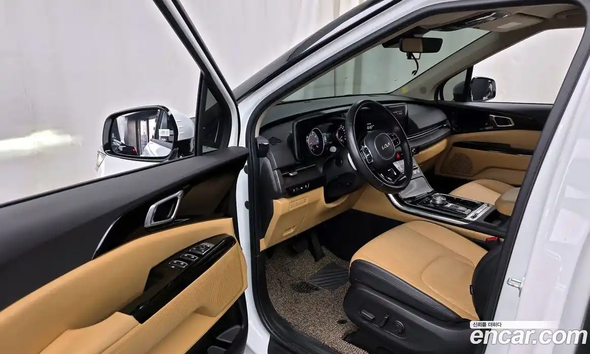 Kia Canival 2023 3.5 Автомат в Москве № 121221, фото 9