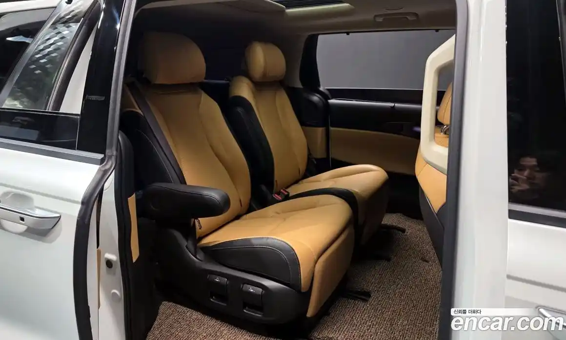 Kia Canival 2023 3.5 Автомат в Москве № 124432, фото 12