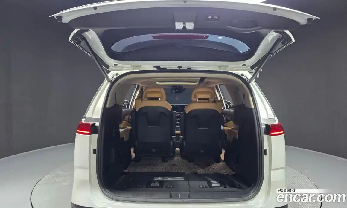 Kia Canival 2023 3.5 Автомат в Москве № 124432, фото 20