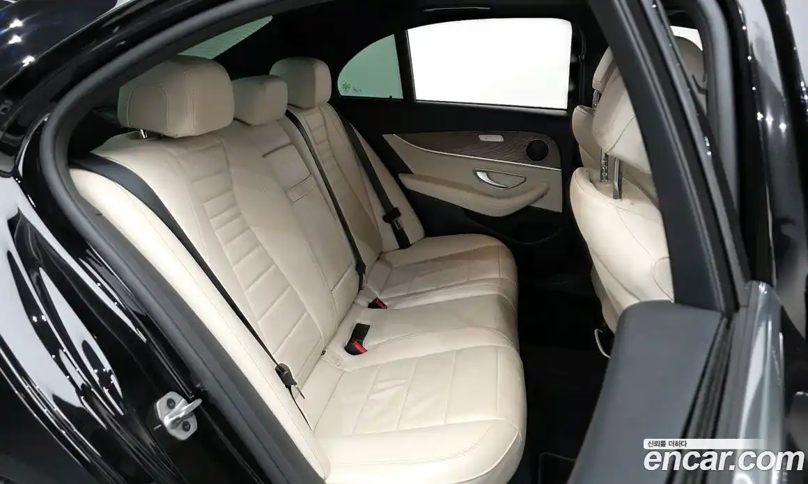 Mercedes-Benz E-Class 2022 2.0 Автомат в Москве № 134758, фото 11