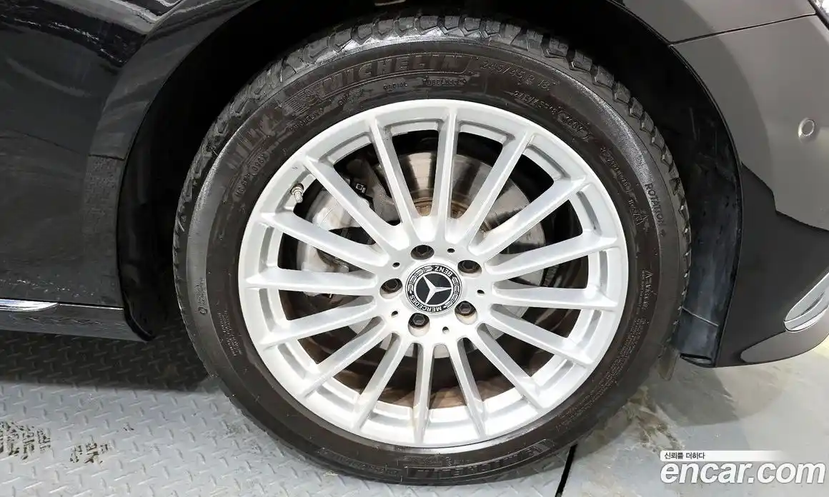 Mercedes-Benz E-Class 2022 2.0 Автомат в Москве № 134758, фото 16