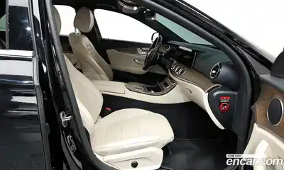 Mercedes-Benz E-Class 2022 2.0 Автомат в Москве № 134758, миниатюра 2