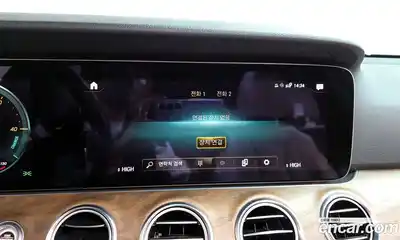 Mercedes-Benz E-Class 2022 2.0 Автомат в Москве № 134758, миниатюра 3