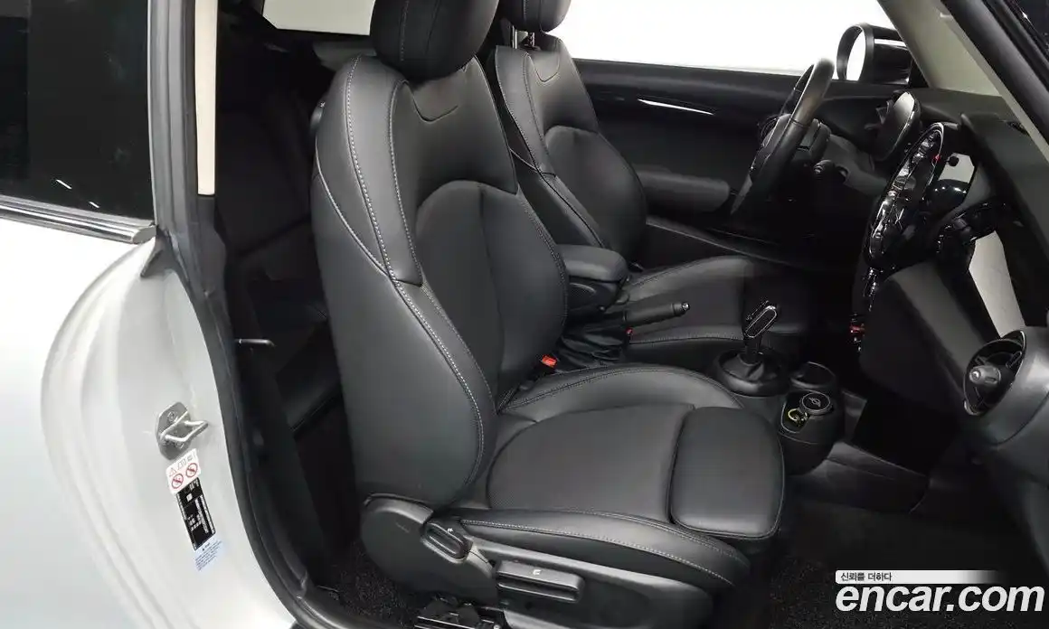 Mini Cooper 2022 1.5 Автомат в Москве № 141405, фото 15