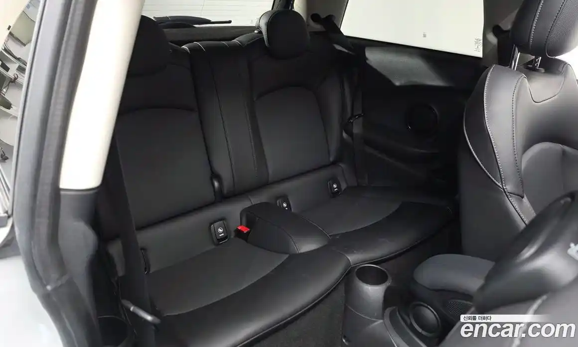 Mini Cooper 2022 1.5 Автомат в Москве № 141405, фото 18