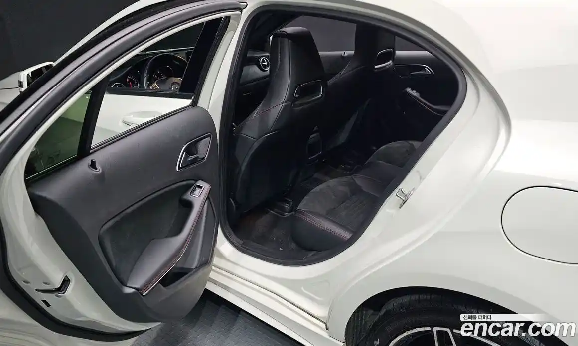 Mercedes-Benz A-Class 2018 1.6 Автомат в Москве № 144687, фото 12