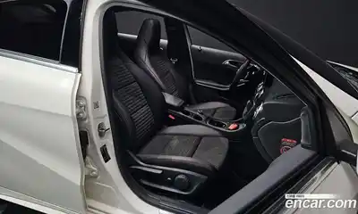 Mercedes-Benz A-Class 2018 1.6 Автомат в Москве № 144687, миниатюра 2