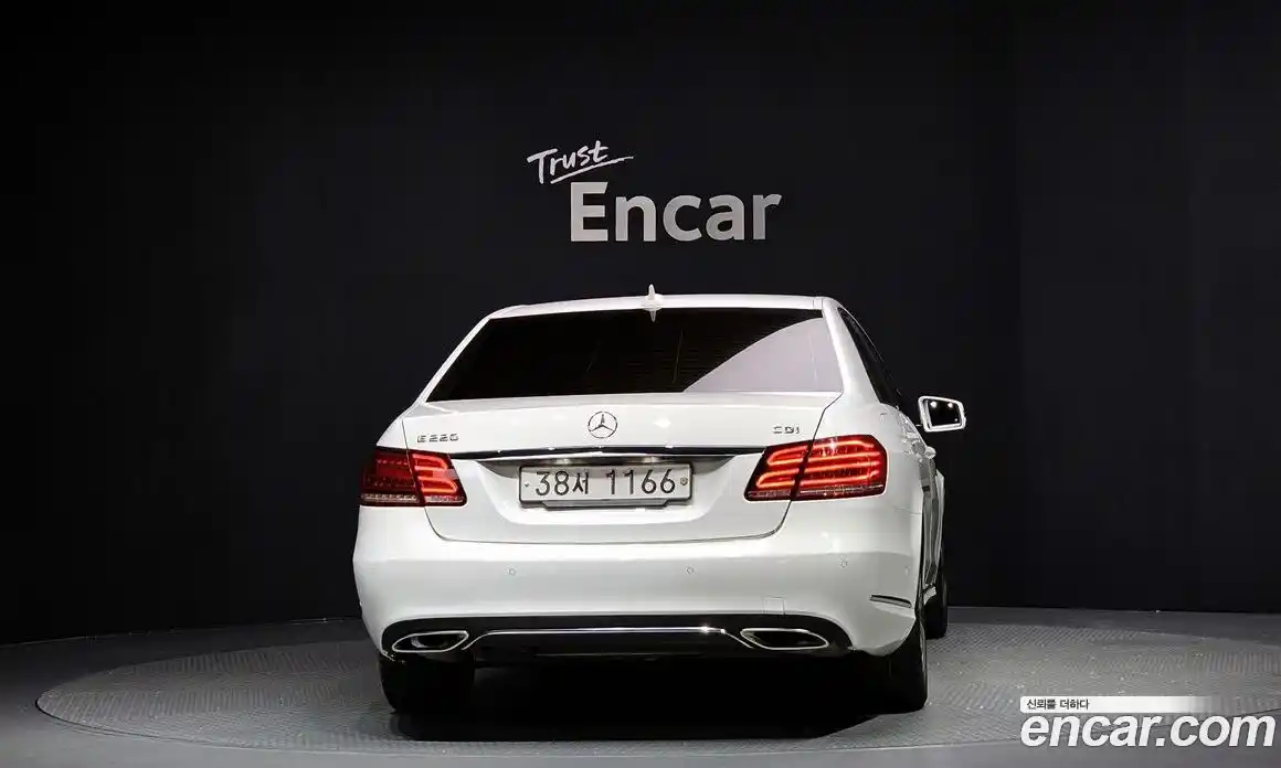 Mercedes-Benz E-Class 2014 2.1 Автомат в Москве № 148503, фото 4