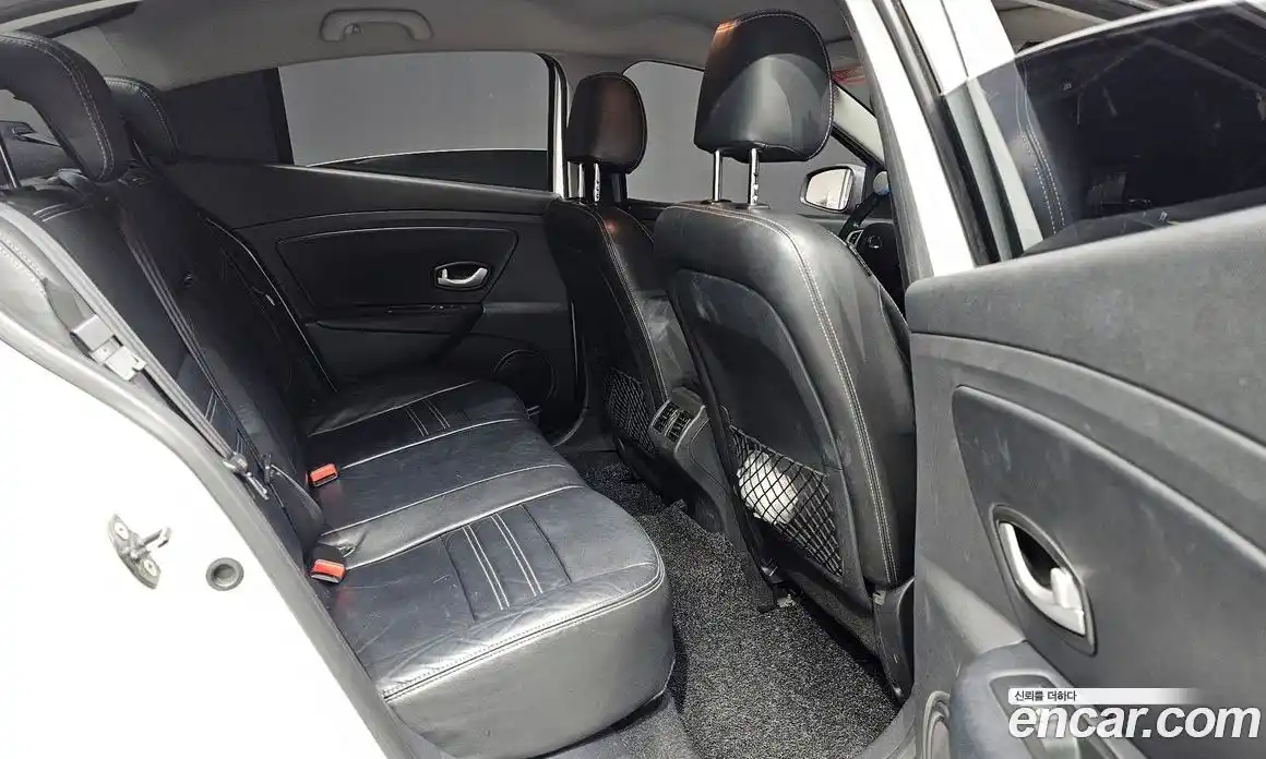 Renault SM3 2013 1.6 Автомат в Москве № 148667, фото 11