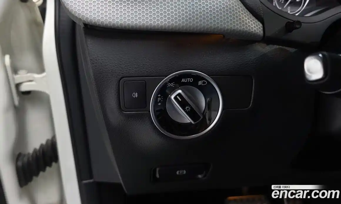 Mercedes-Benz B-Class 2013 1.8 Автомат в Москве № 160934, фото 16