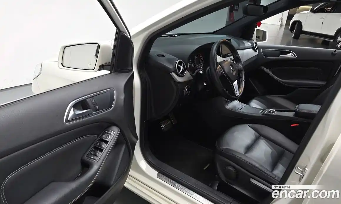 Mercedes-Benz B-Class 2013 1.8 Автомат в Москве № 160934, фото 3
