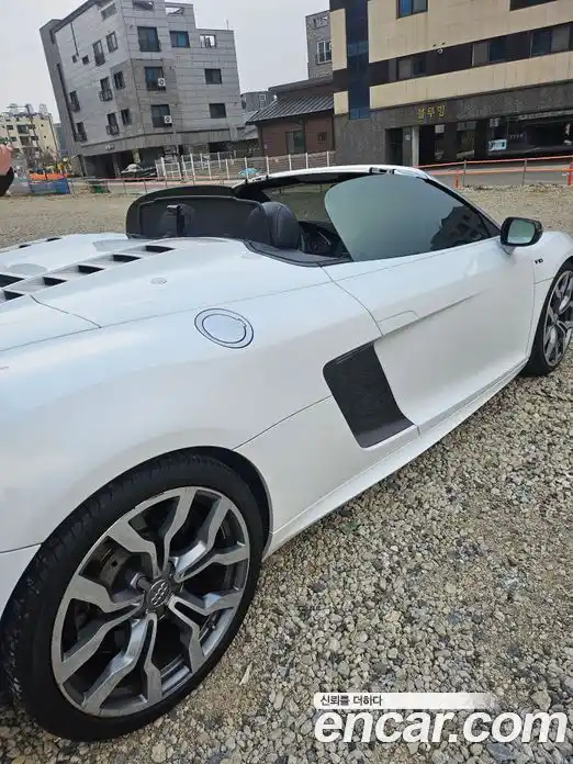 Audi R8 2015 5.2 Автомат в Москве № 164060, фото 6