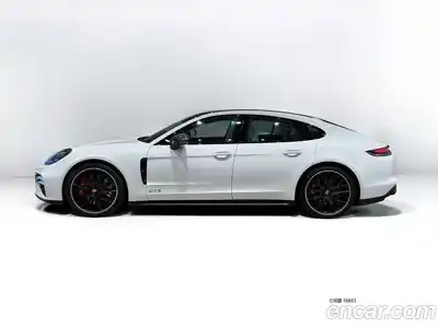 Porsche Panamera, 2022