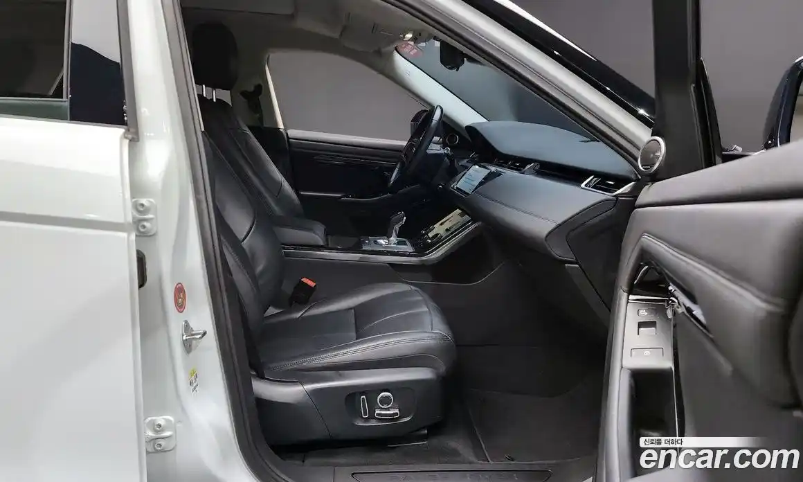 Land Rover Range-Rover Evoque 2021 2.0 Автомат в Москве № 166133, фото 18