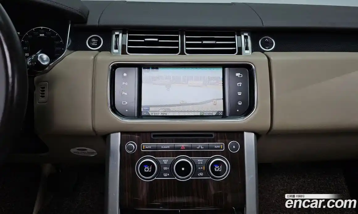 Land Rover Range-Rover 2016 4.4 Автомат в Москве № 166631, фото 14