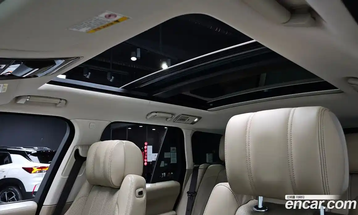 Land Rover Range-Rover 2016 4.4 Автомат в Москве № 166631, фото 16