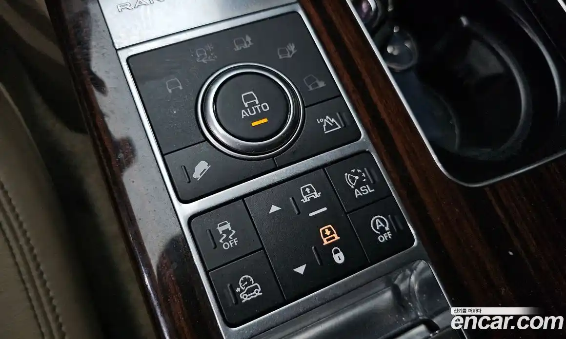 Land Rover Range-Rover 2016 4.4 Автомат в Москве № 166631, фото 18