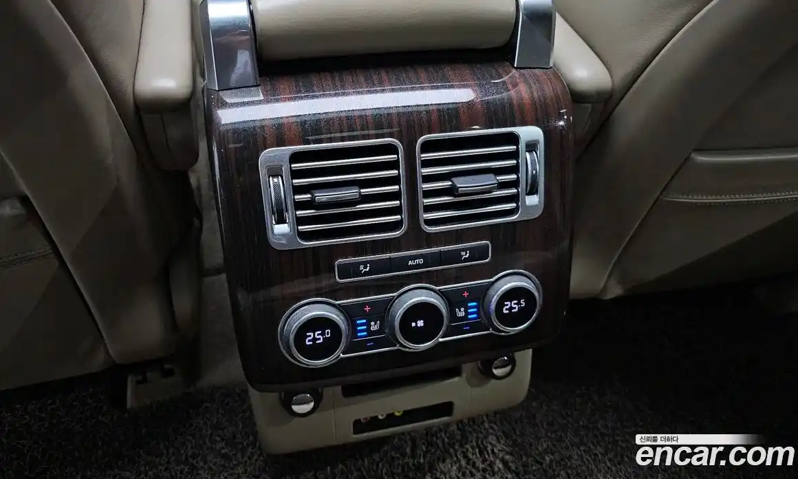 Land Rover Range-Rover 2016 4.4 Автомат в Москве № 166631, фото 19