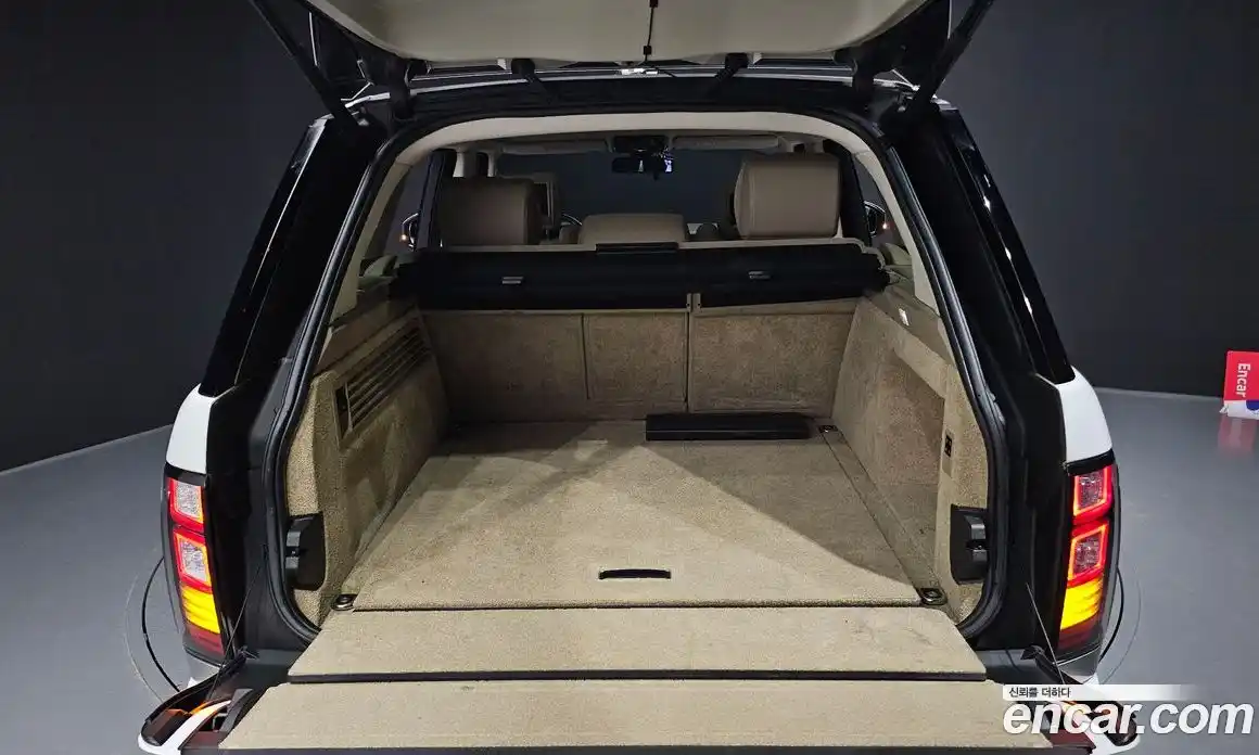 Land Rover Range-Rover 2016 4.4 Автомат в Москве № 166631, фото 20