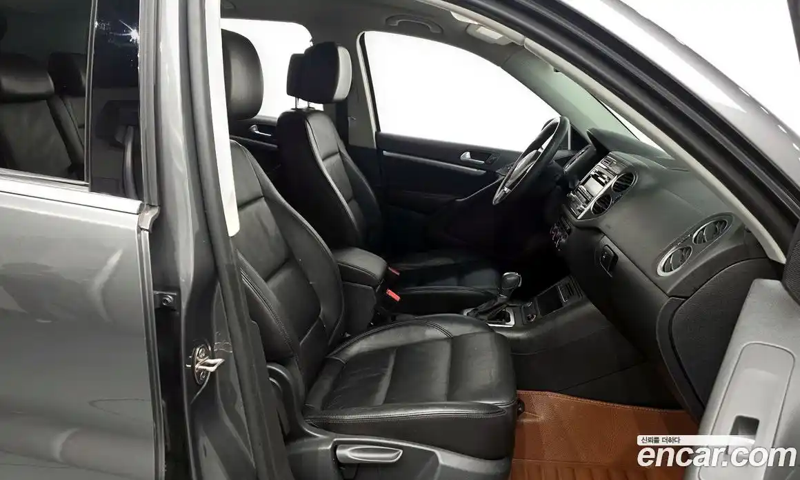 Volkswagen Tiguan 2016 2.0 Автомат в Москве № 168847, фото 3