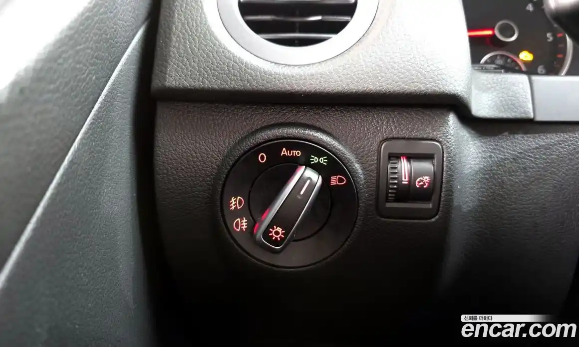 Volkswagen Tiguan 2016 2.0 Автомат в Москве № 169041, фото 14