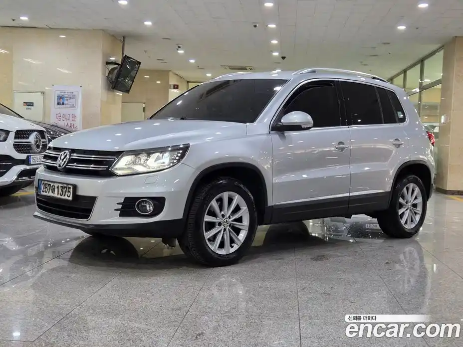 Volkswagen Tiguan 2016 2.0 Автомат в Москве № 169227, фото 1